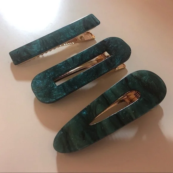 ACRYLIC Hair Clips - Picture 1 of 2